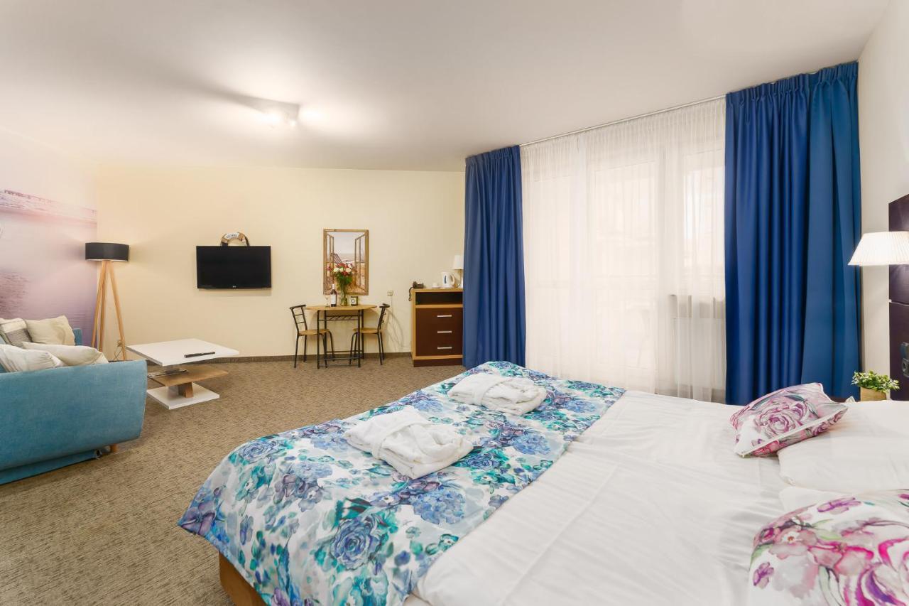 Apartamenty Prywatne W Hotelu Przy Plazy Diva كولوبرزيغ المظهر الخارجي الصورة