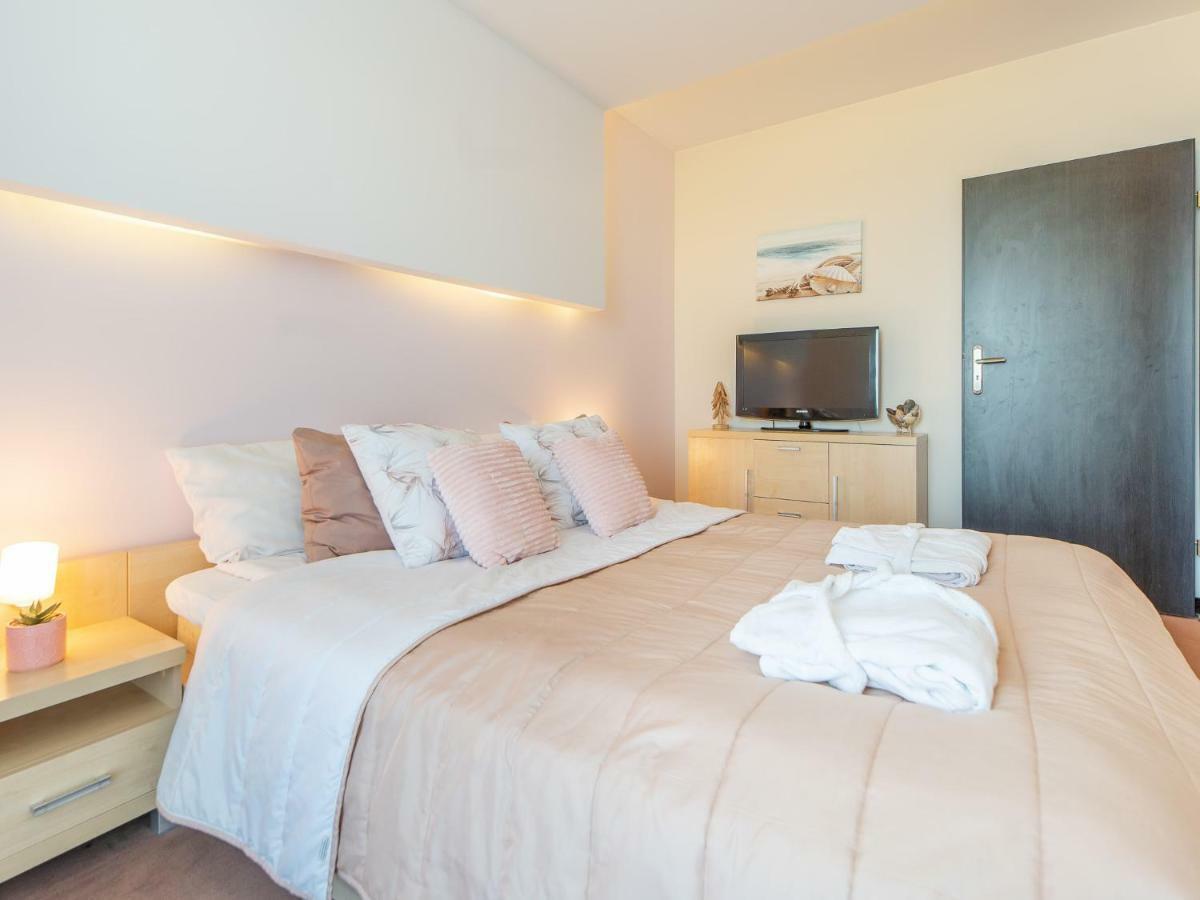Apartamenty Prywatne W Hotelu Przy Plazy Diva كولوبرزيغ المظهر الخارجي الصورة